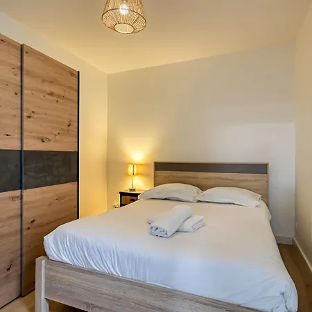 Apartment Rod Attractive F2 With Patio On Place Saint Marc In *
