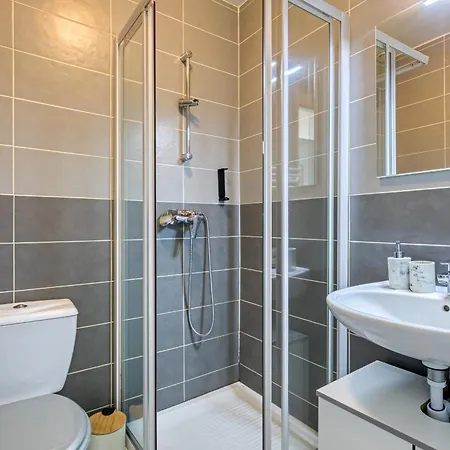 Rod Attractive F2 With Patio On Place Saint Marc In Apartment